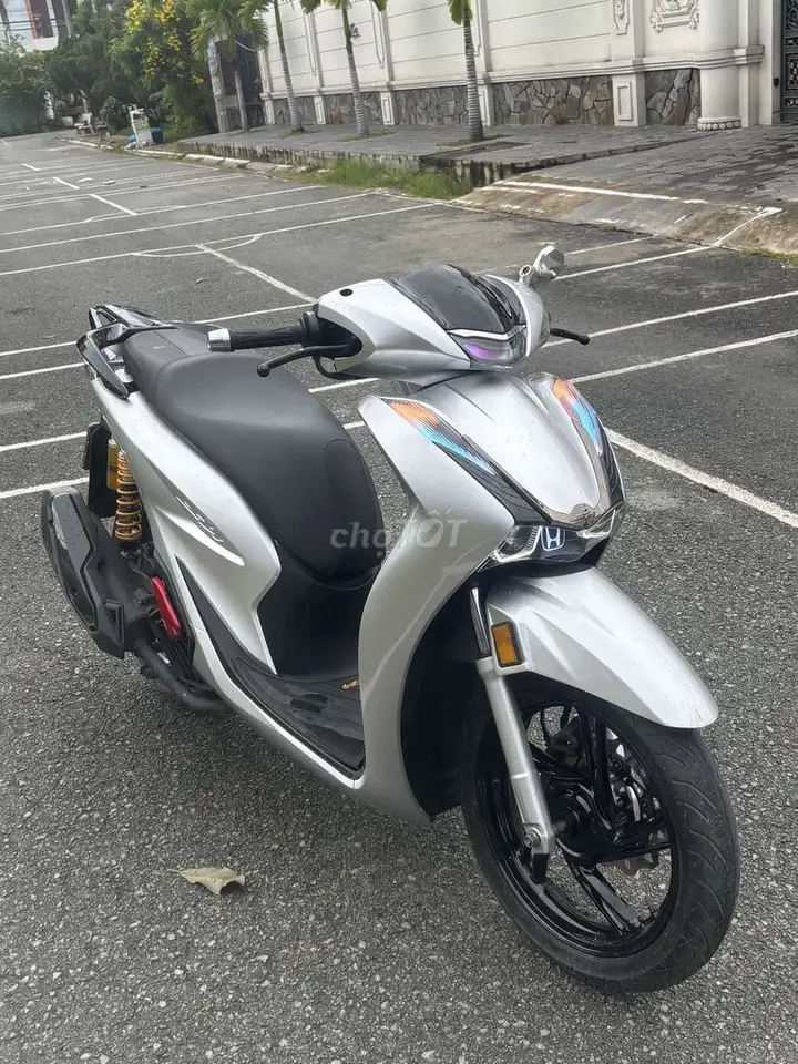 Honda SHVN 125 CBS 2024 серебристый 20 км