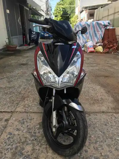 Скутер Honda Air Blade красный с черным