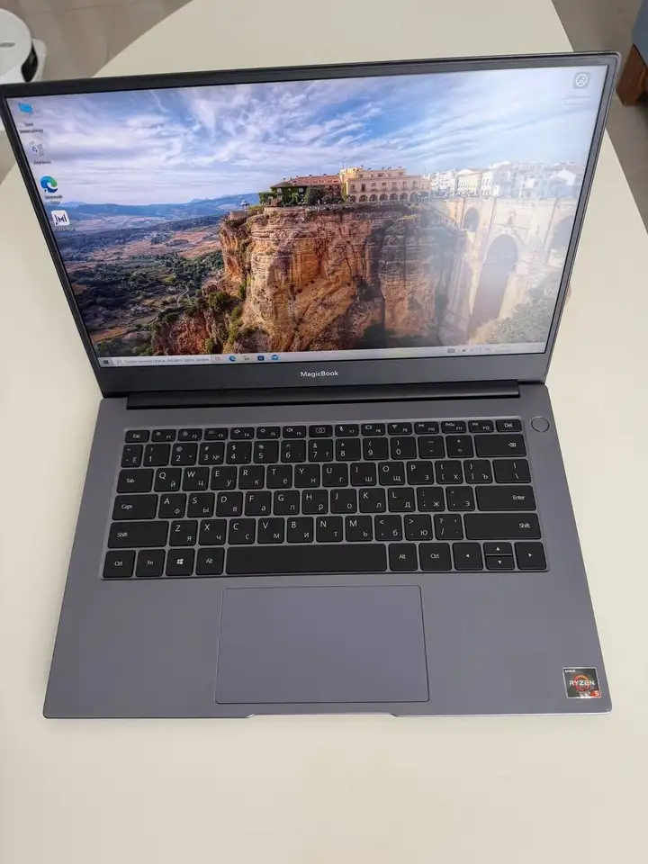 HONOR MagicBook 14