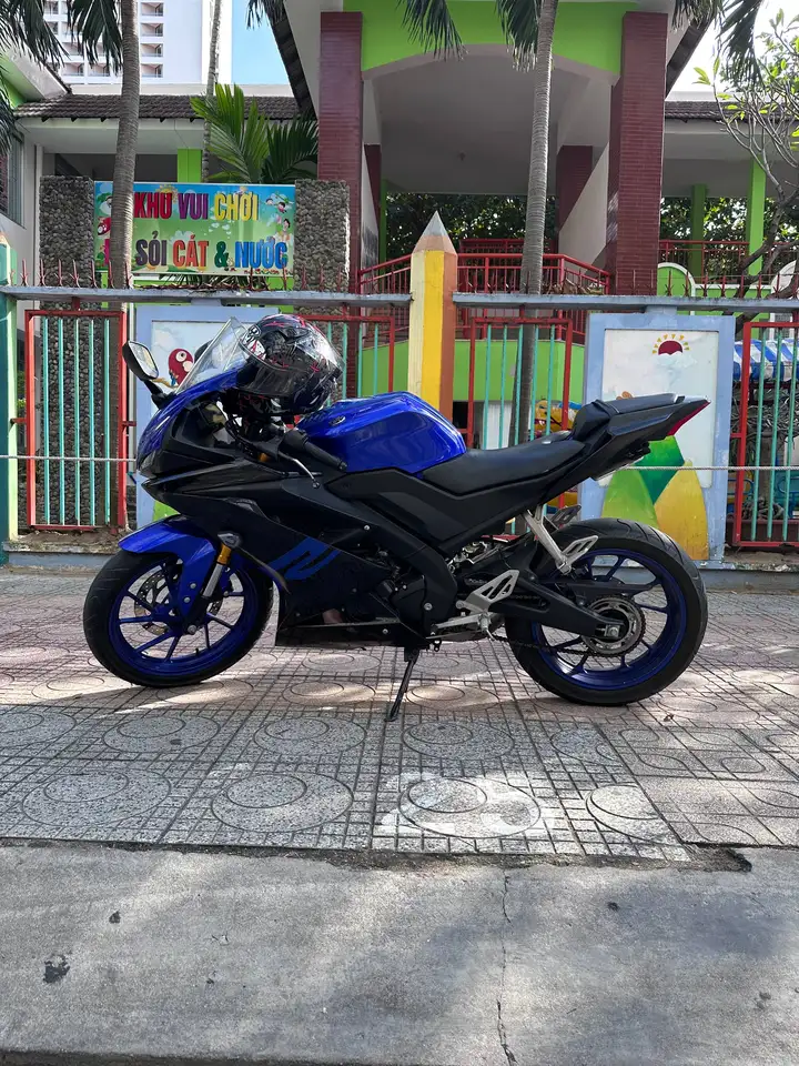 Yamaha R15