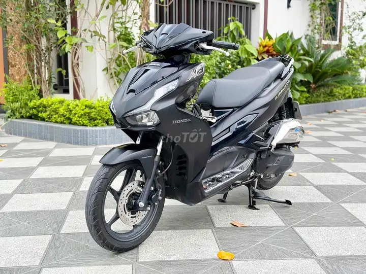 Honda Airblade 2023 Черный 8000км