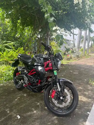 Honda CB150R 2022 Черно-красный
