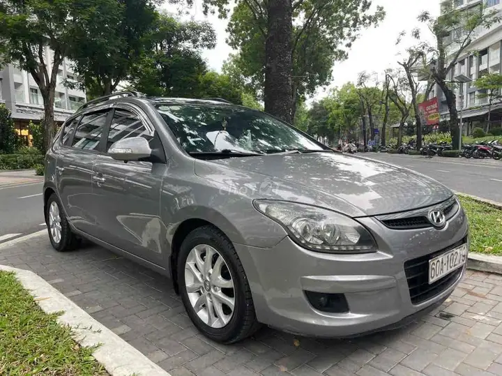 Hyundai i30 2011 серый 5 мест