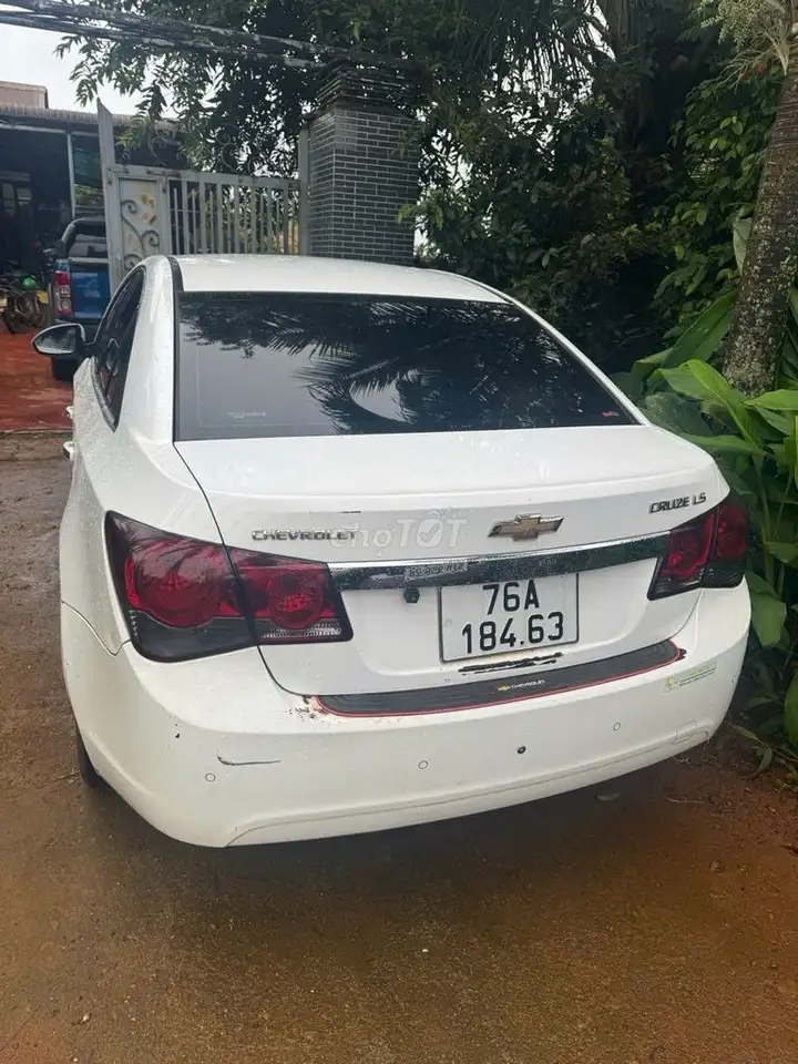 Chevrolet Cruze LS 2014 белый, 5 мест