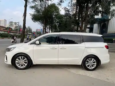 Kia Sedona 2018 2.2 DATH белый дизель автомат 88000 км