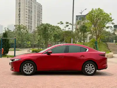 Mazda 3 Luxury 2023, молодежная, разумная цена