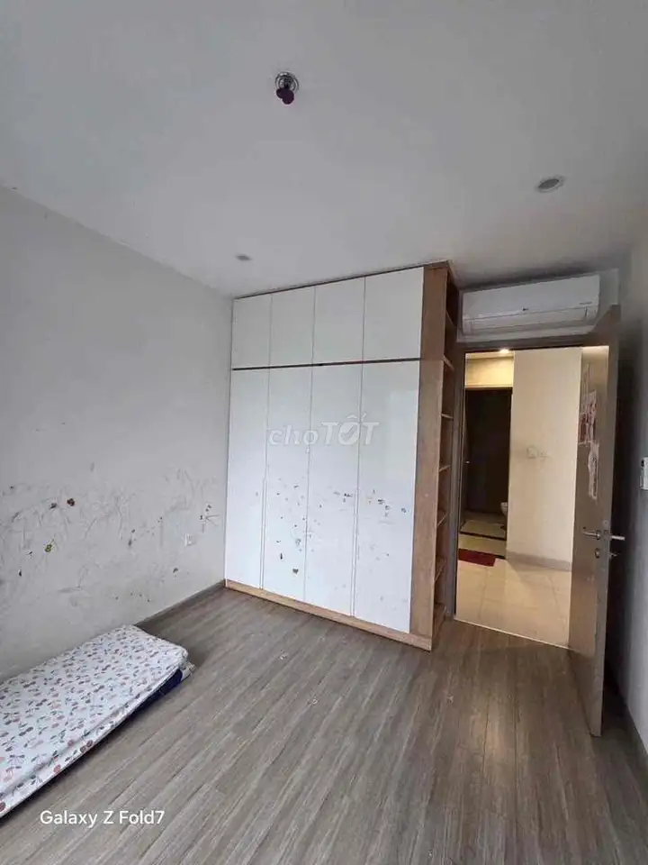 Аренда 2-комн. квартиры с базовой мебелью, красивый вид, Vinhomes Grand Park Q9