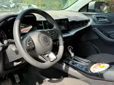 MG MG5 Std Белый черный Таиланд - Mg5 Sport 2023