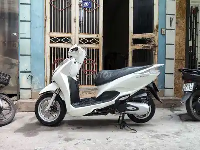 Honda Lead 2023 белый 5000 км
