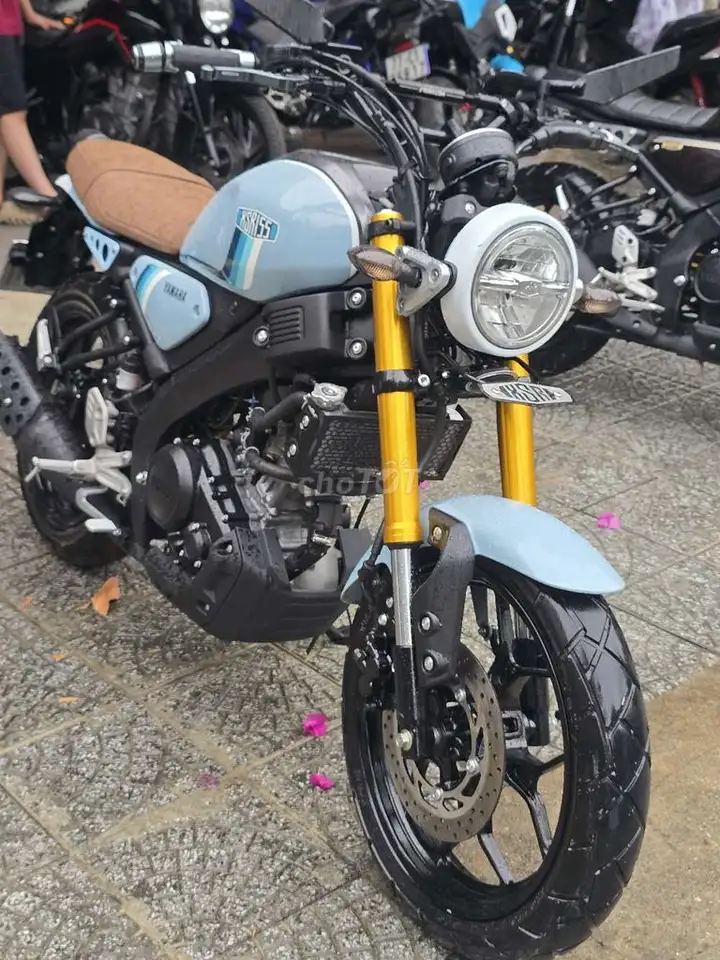 Yamaha XSR155 3000км серо-голубой пастельный