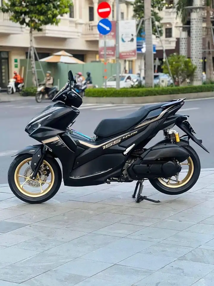 Мотоцикл Yamaha NVX v2 2022