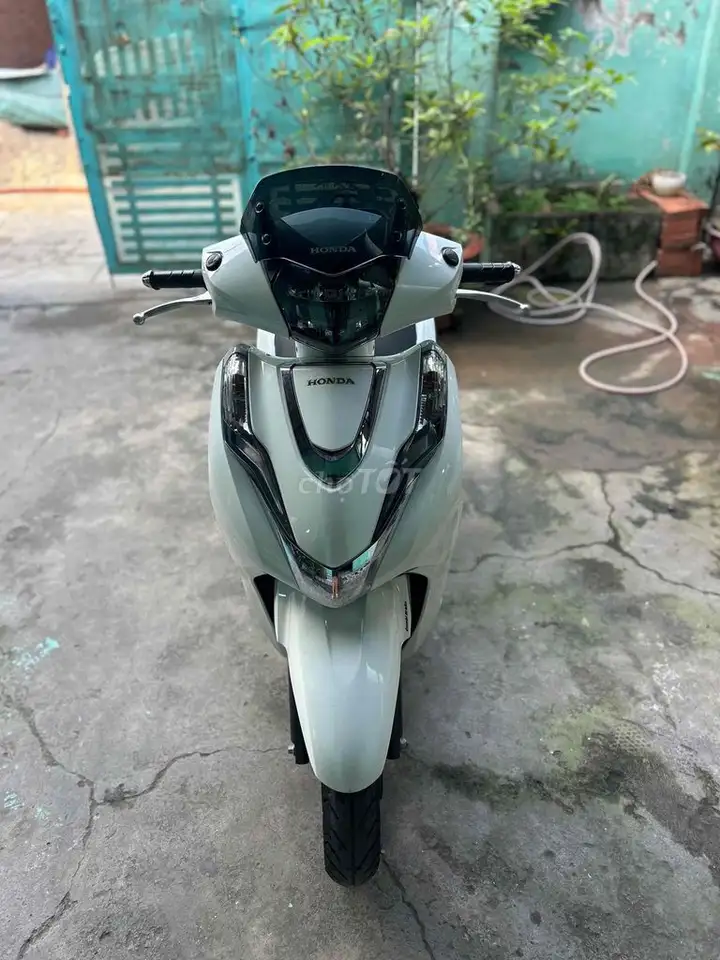 Honda Lead 125 4val 2024 Белый 5000 км