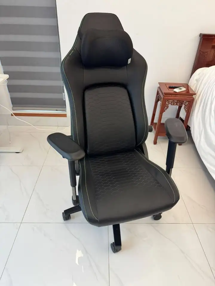 Офисные/компьютерные кресла REZER и S300