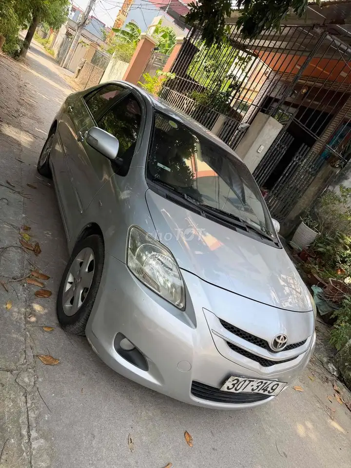 Toyota Vios E МКПП Серебристый