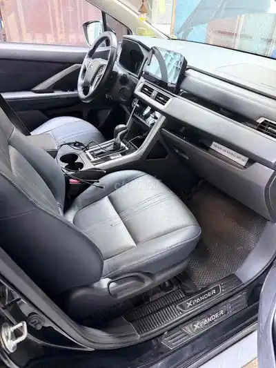 Mitsubishi Xpander Cross 2023 чёрный 46000 км
