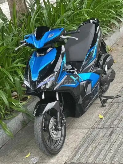 Светодиодный светильник AirBlade 125, спортивный, 2019, зеленый, черный, 16 000 км