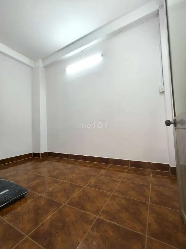 Комната с кондиционером рядом с метро Бинь Фу