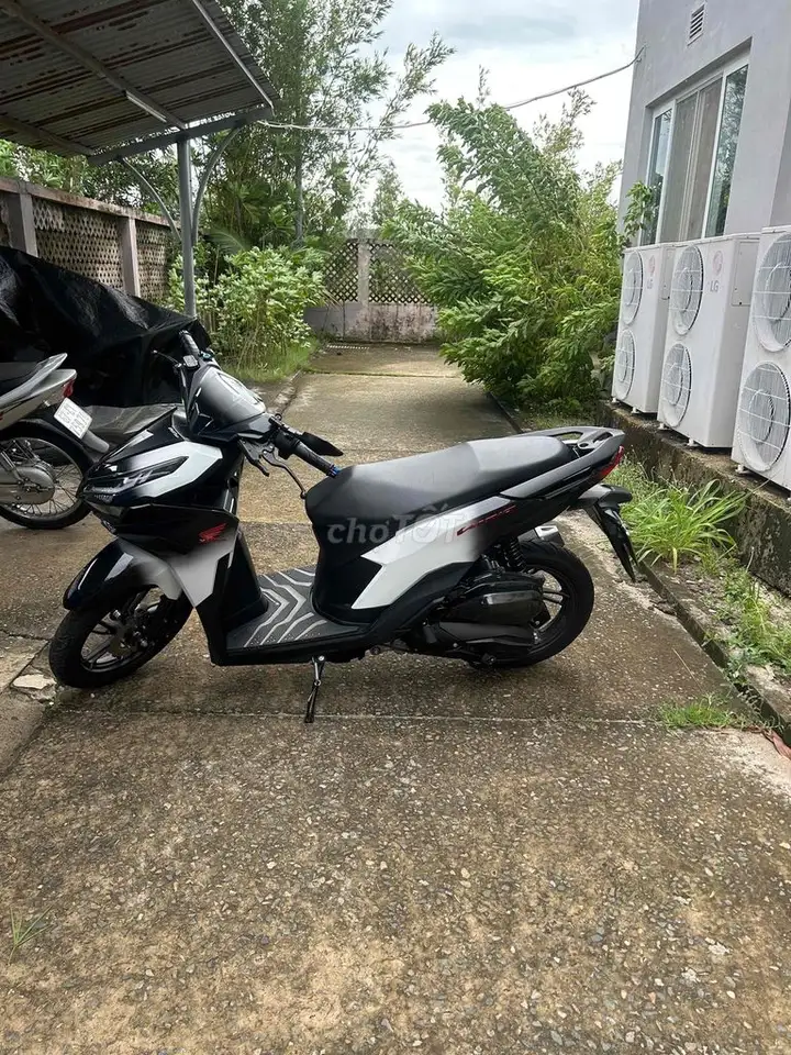Honda Vario 2026 черно-белый Индонезия