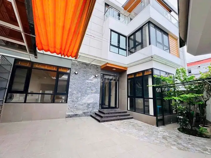 Bán biệt thự lô góc 138m² Long Biên, hơn 14 tỷ, gara 2 ô tô
