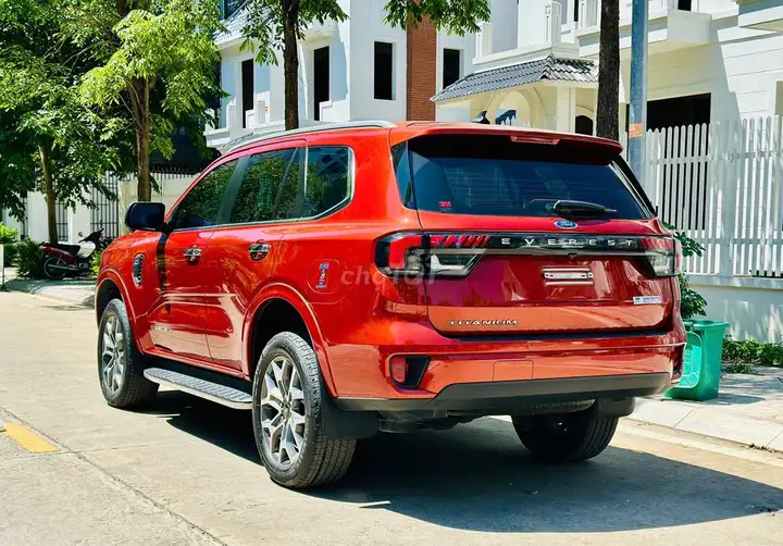Ford Everest Titanium 4x2 2023
