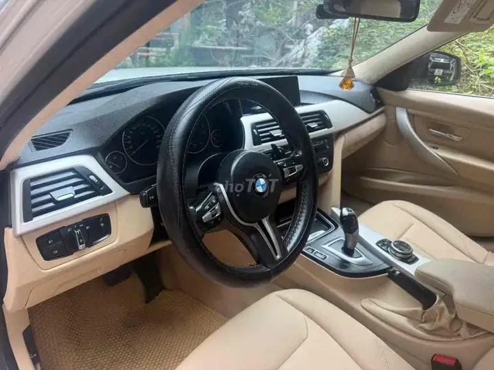 BMW 3 Series 2015 белый/бежевый