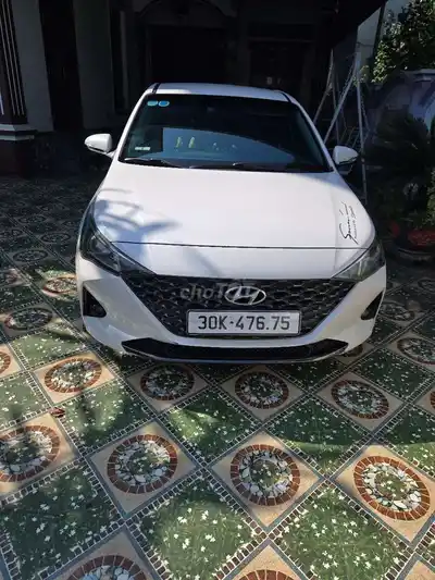 Семейный Hyundai Accent 2023, белый