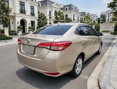 Toyota Vios 2020 механическая, золотой песок