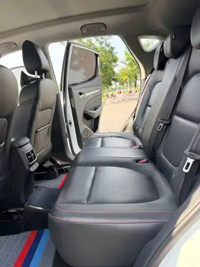 MG ZS Luxury 2024 семейный авто, малый пробег, без дефектов