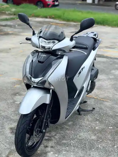 Honda SH 125 2018 серебристый Porsche