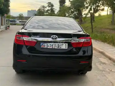 Toyota Camry 2014 2.0E черная 100000 км