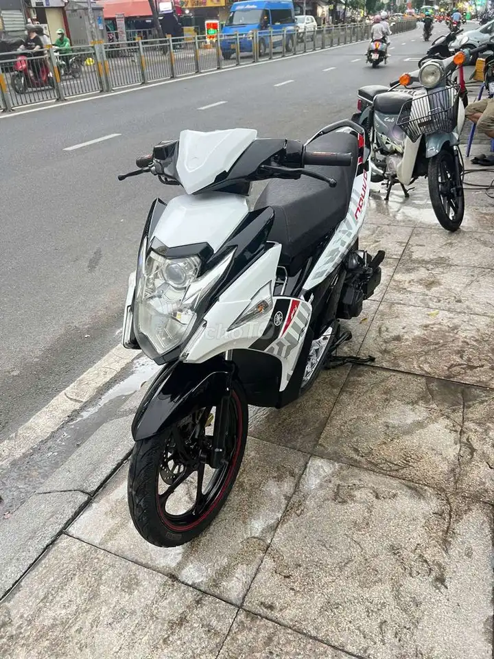 Yamaha Nouvo 6 2016 бело-черный б/у