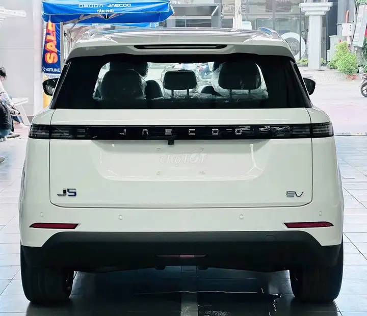Электрический кроссовер JAECOO J5 BEV, белый