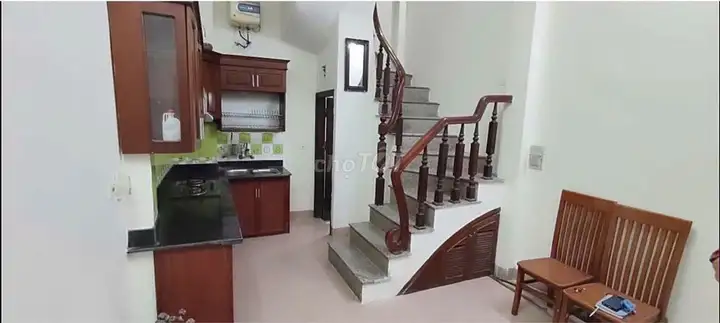 Cho thuê nhà 30m x 5 tầng, Âu Cơ, Tây Hồ, 4PN, đủ nội thất
