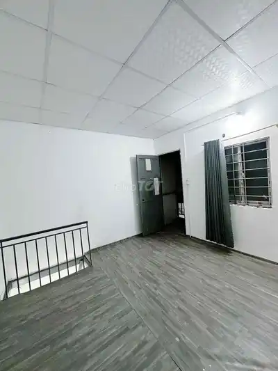 Комната с балконом рядом с Банковским университетом и Pham Van Dong