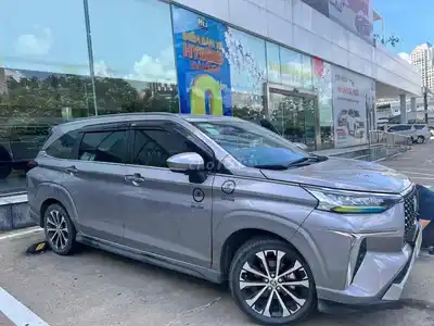 TOYOTA VELOZ CROSS