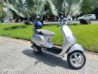 Piaggio Vespa LX 125cc Серебристый