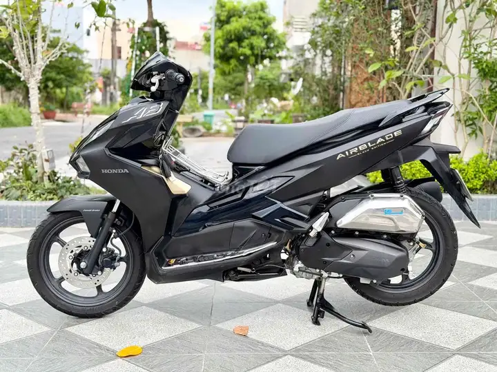 Honda Airblade 2023 Черный 8000км