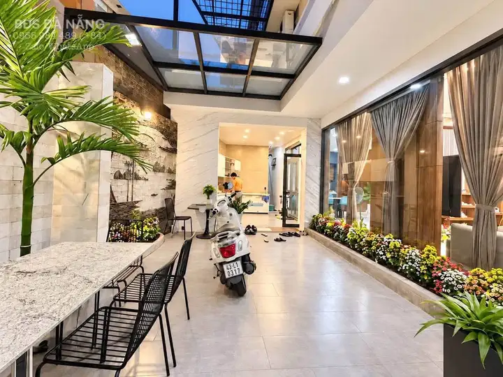 Дом 3 этажа, 3 спальни, 170 м²