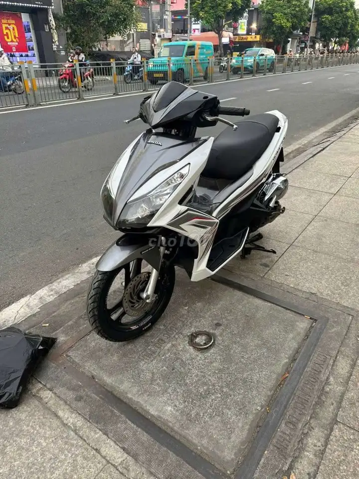 Honda Vario 150 2020 бело-серый