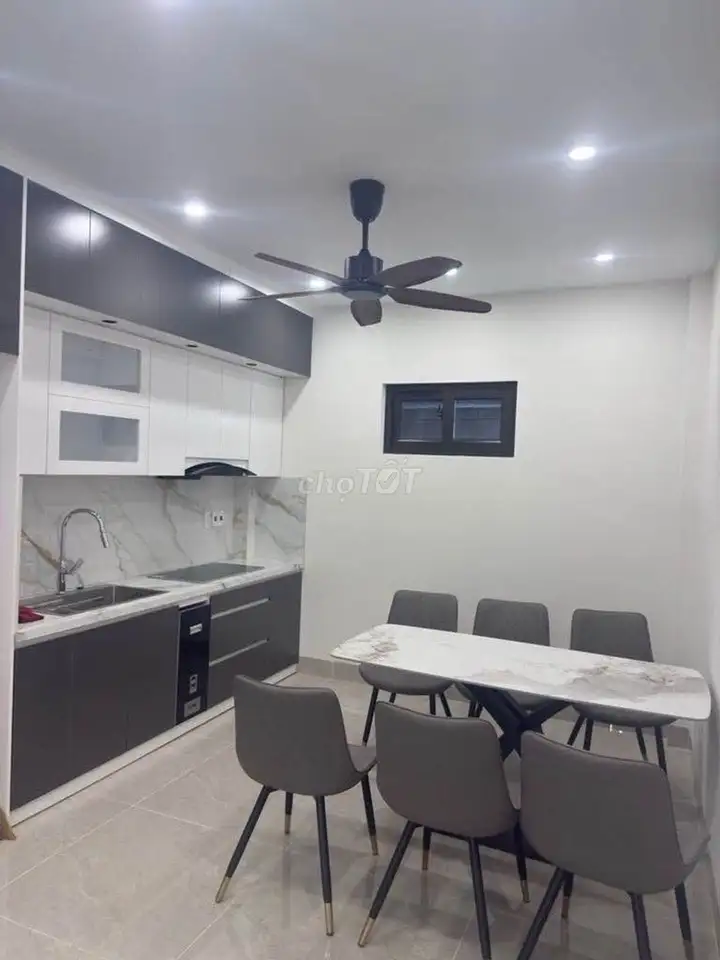 Nhà 4 tầng lô góc Sài Đồng, gần 60m², hơn 7 tỷ