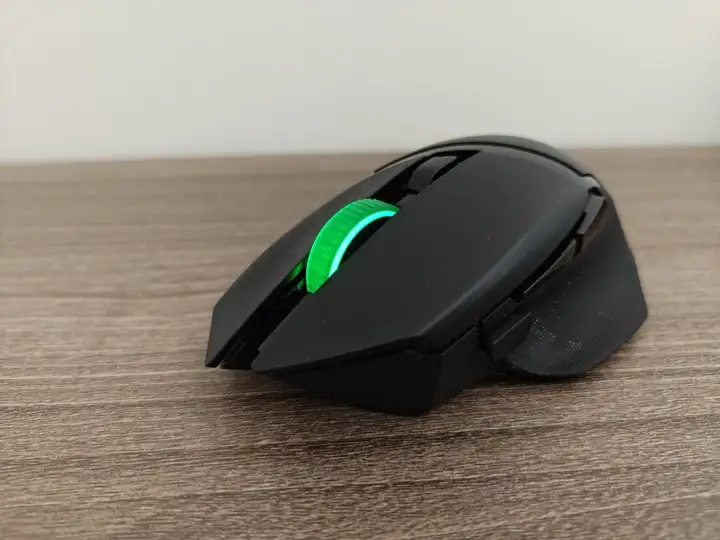 AR-очки RayNeo Air 4 Pro и Razer Basilisk v3 X Hyperspeed