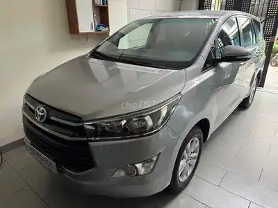 Toyota Innova G 2017 АКПП Серебристый