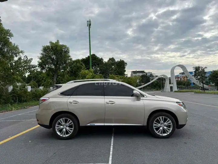Lexus RX450h AWD 2011 песочный 5 мест