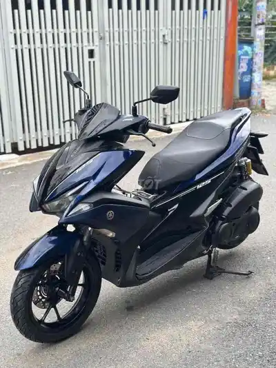 Yamaha NVX черно-синяя, красивый мопед, родной мотор в отличном состоянии