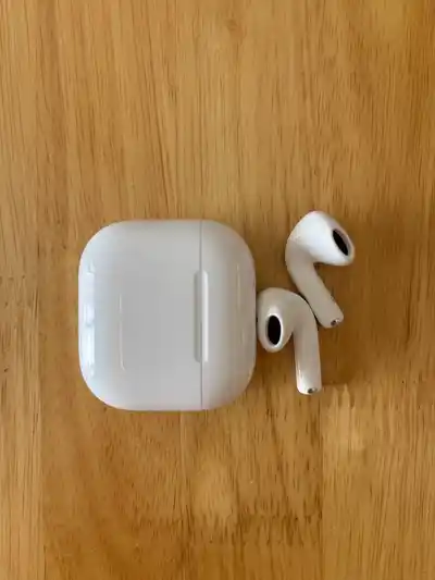 AirPods 4