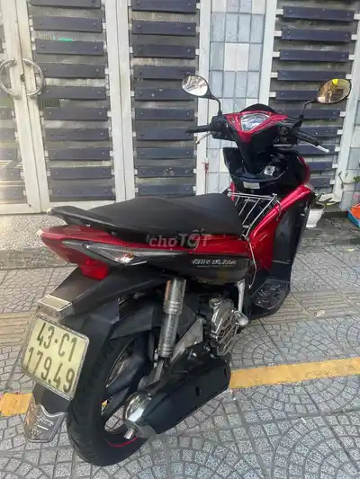 Honda Air Blade 2024 красно-чёрный