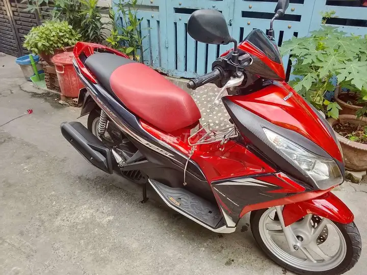 Honda Air Blade 125 2013 красный