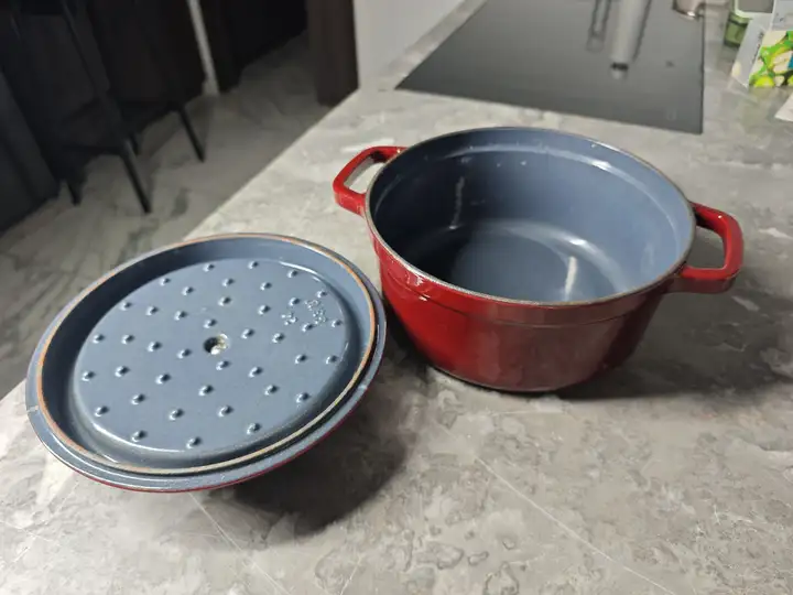 Чугунная эмалированная кастрюля Staub style 24 см