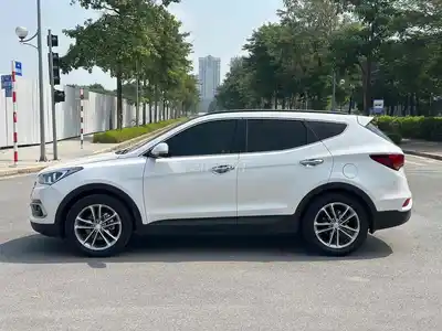 Hyundai Santafe 2018 2.4AT 4WD белый 110 тыс. км