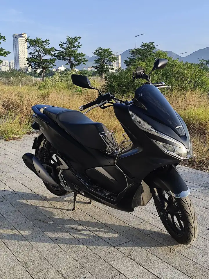 Honda PCX-3 150 кубов (2018 год)